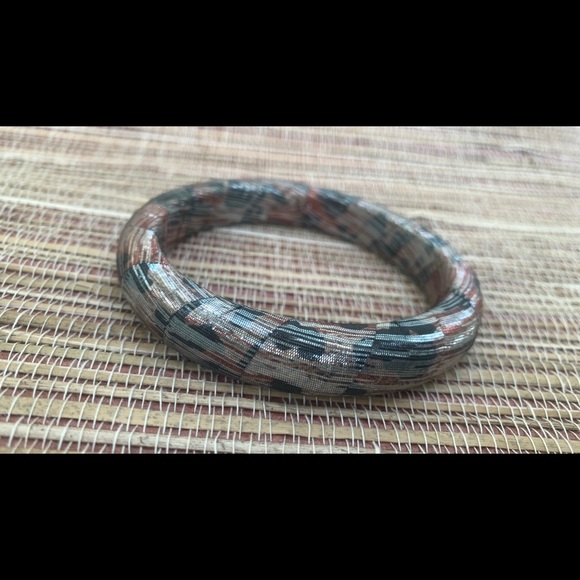 7 Bracelets - Picture 10 of 10